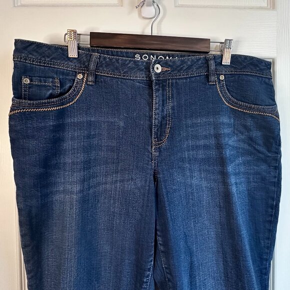 Sonoma Women's 16 Modern Fit Denim Jean Capris Contrast Stitching Mid-rise - Picture 3 of 9